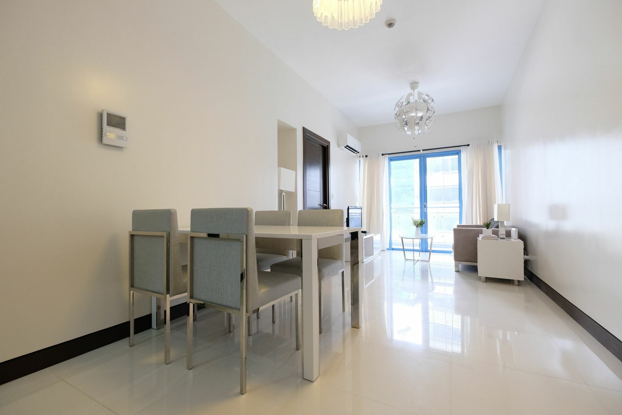 Csuites At Two Central Residences Μακάτι Εξωτερικό φωτογραφία