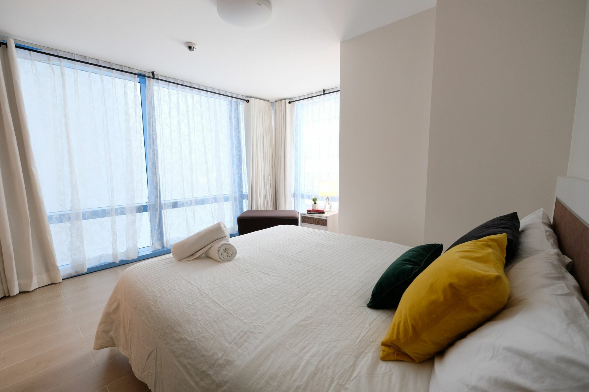 Csuites At Two Central Residences Μακάτι Εξωτερικό φωτογραφία