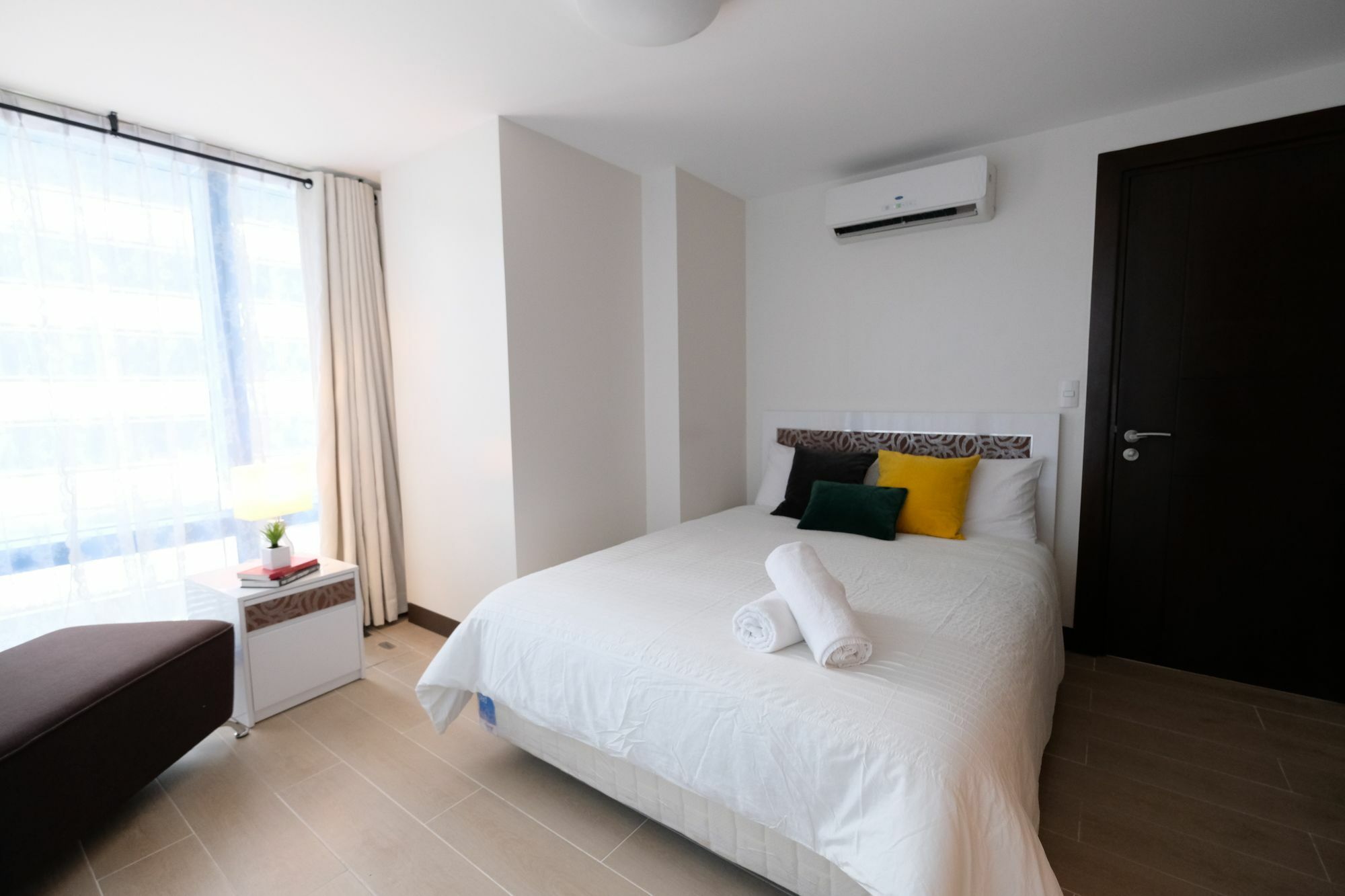Csuites At Two Central Residences Μακάτι Εξωτερικό φωτογραφία