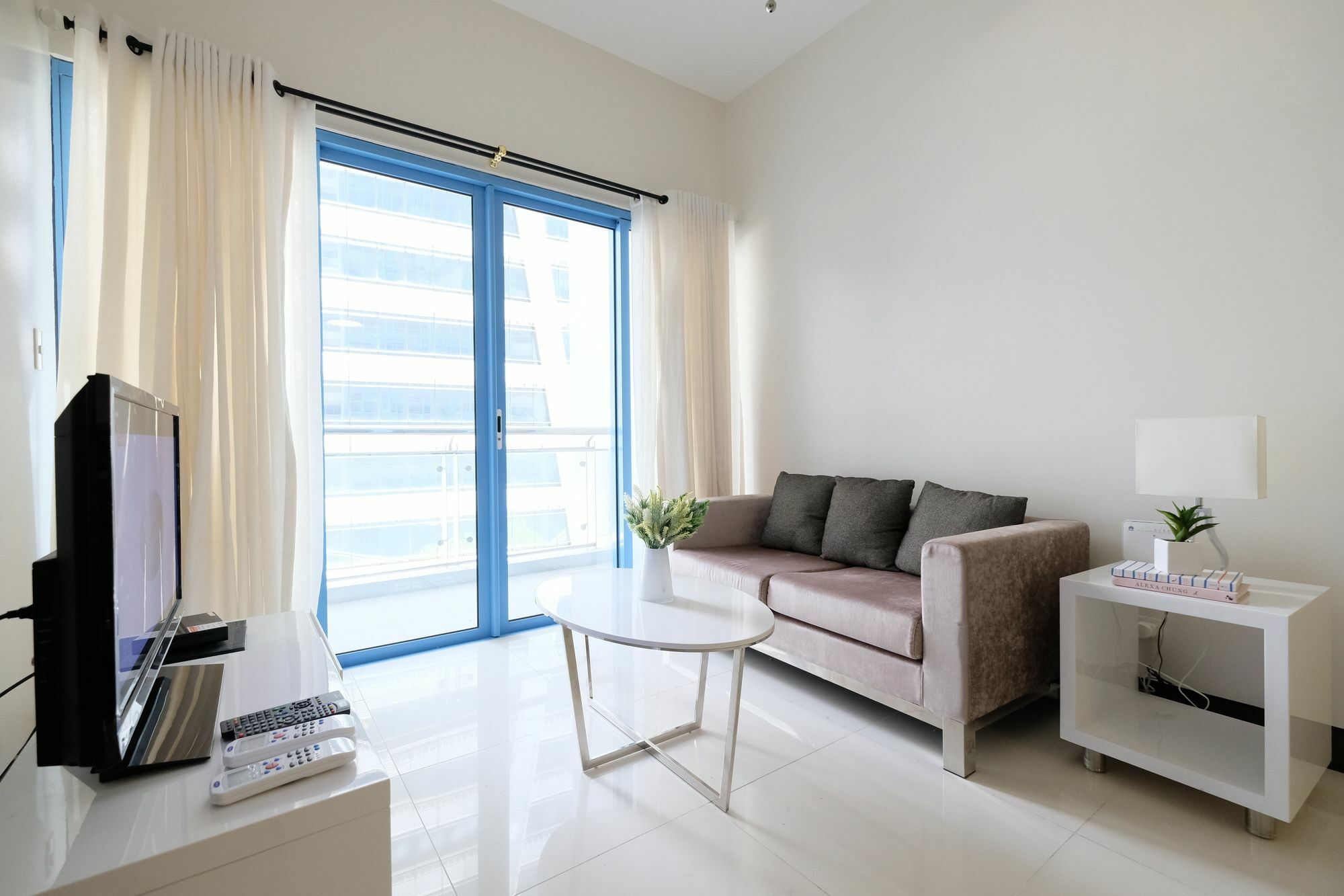 Csuites At Two Central Residences Μακάτι Εξωτερικό φωτογραφία