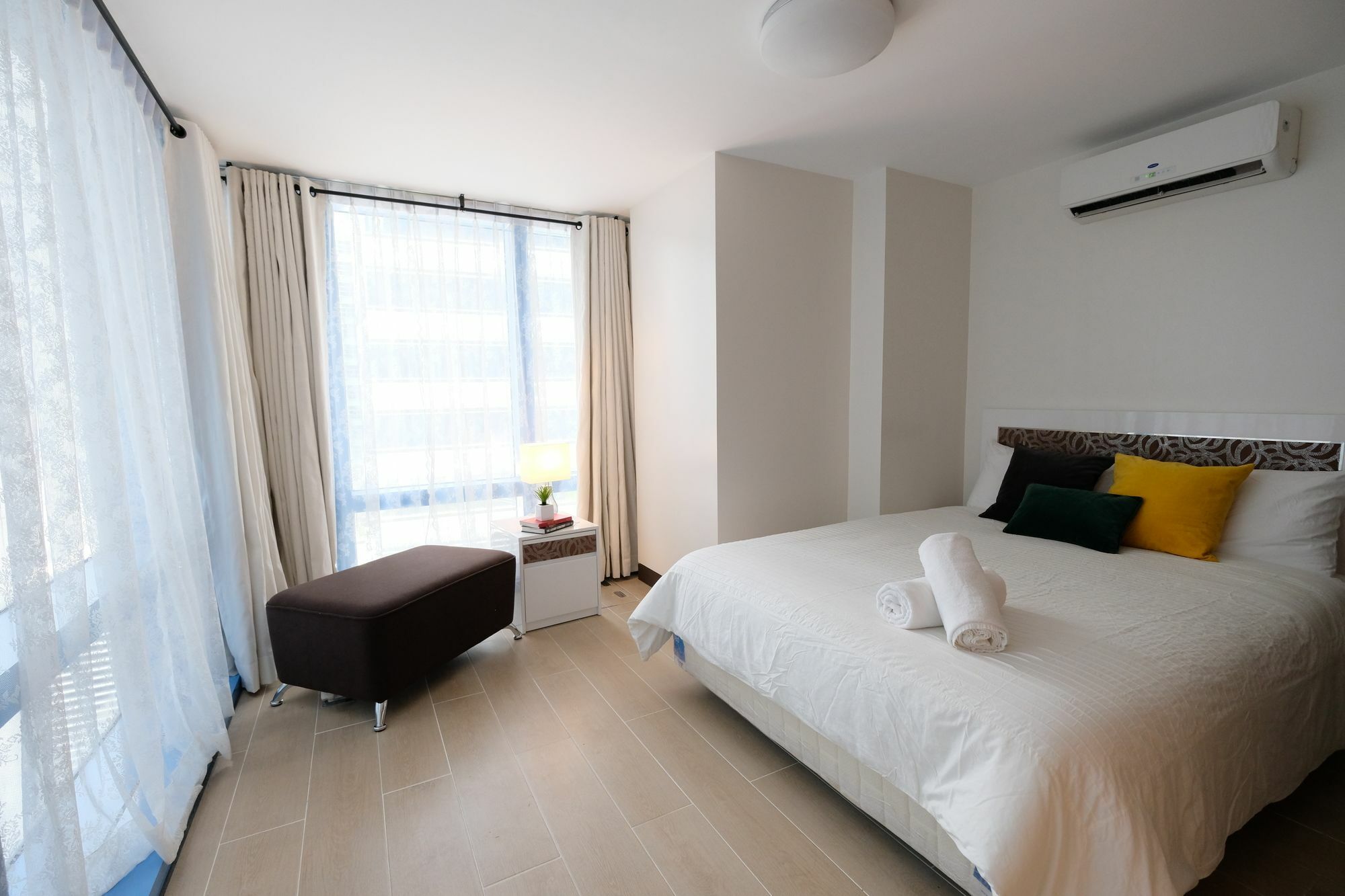 Csuites At Two Central Residences Μακάτι Εξωτερικό φωτογραφία